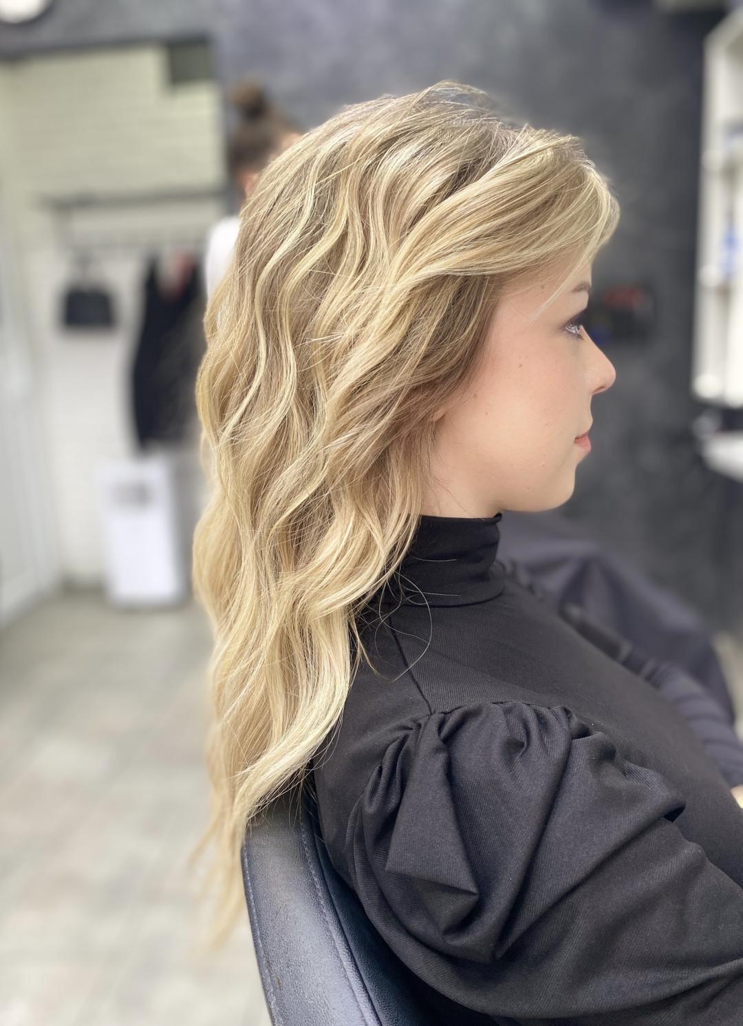 Balayage / ombre - duga kosa - Berenisa, Beograd Ombre, sombre, balayage Frizerski saloni Ombre, sombre, balayage, Beograd, Karaburma, Višnjička banja