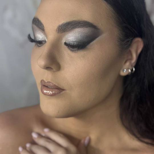 Contessa #novisad Make-up / šminkanje Profesionalno šminkanje + veštačke trepavice