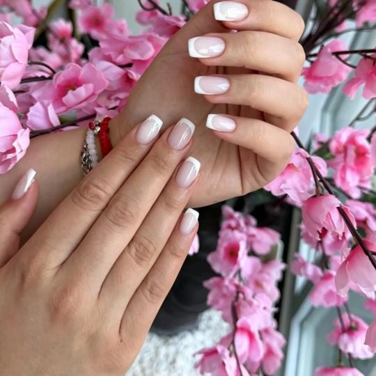 Nastja beauty studio #beograd Manikir Manikir + ojačavanje prirodnih noktiju gelom
