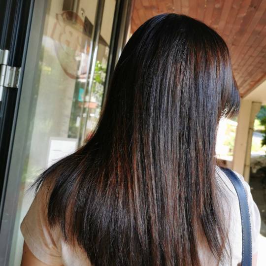 Bibi beauty centar #beograd Pramenovi Pramenovi na foliju u 1 / 2 boje / blanšem + preliv - kratka 