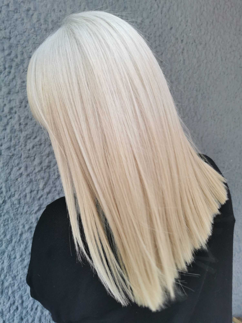 Cecix #beograd Farbanje kose Farbanje cele dužine Ultimate Blond - polu duga kosa