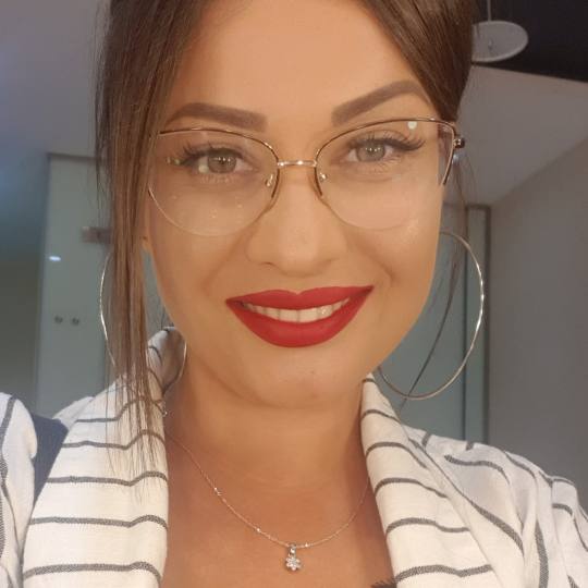 Ena beauty studio #nis Make-up / šminkanje Profesionalno šminkanje - bez veštačkih trepavica