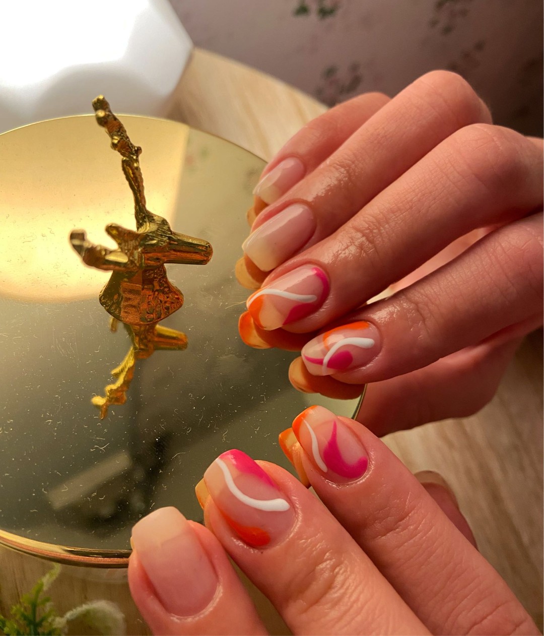 Bellza Beauty Studio #krusevac Ukrašavanje noktiju Ukrašavanje noktiju - folija / stikeri / cirkoni