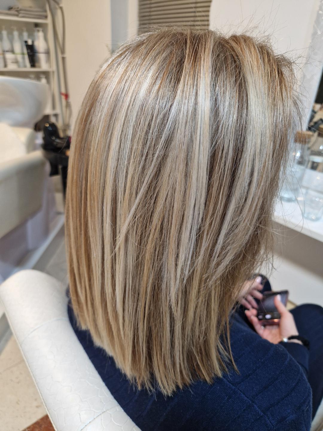 Pramenovi na foliju + preliv - duga kosa - Novelle, Beograd Pramenovi Frizerski saloni Pramenovi, Beograd, Dušanovac, Šumice