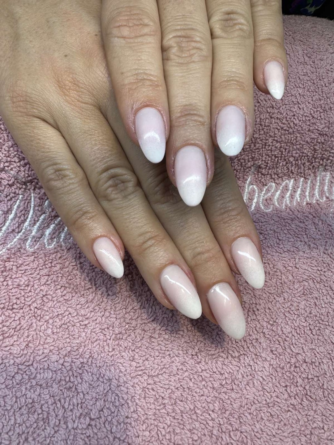 Diamond beauty #beograd Ojačavanje noktiju Ojačavanje noktiju gelom / korekcija - M dužina