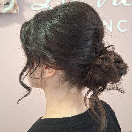 La Vie Elegance #nis Svečane i frizure za svadbu Svečana frizura lokne - punđa + lokne Frizerski 