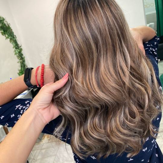 Atelje Glossy Hair #beograd Pramenovi Pramenovi na foliju - duga kosa