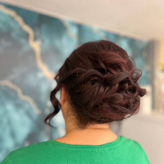 Beauty style hair J&D #novisad Svečane i frizure za svadbu Svečana frizura - srednje složena