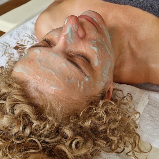 Glow Holistic Studio #beograd Masaža lica Reviderm-Energy Vital Phyt's 75 min Reviderm Phyt&ap