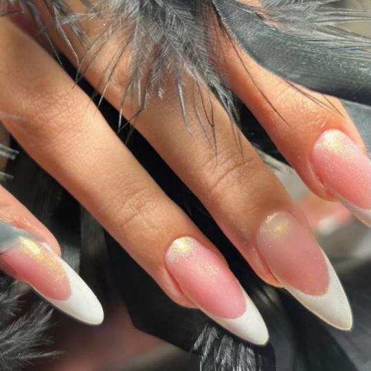 Esthetique Privé #beograd Lakiranje noktiju French / Ombre - dodatak uz uslugu
