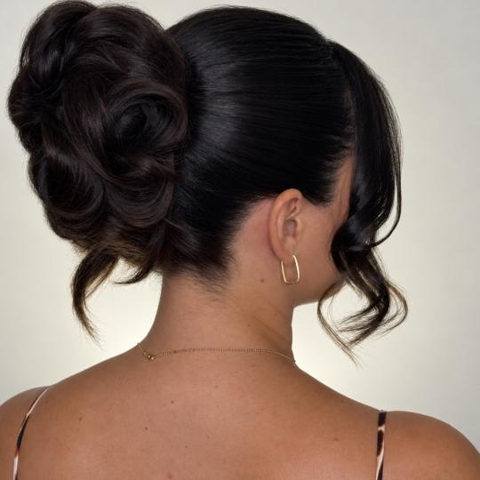 The Mat beauty #beograd Svečane i frizure za svadbu Profesionalna šminka i frizura