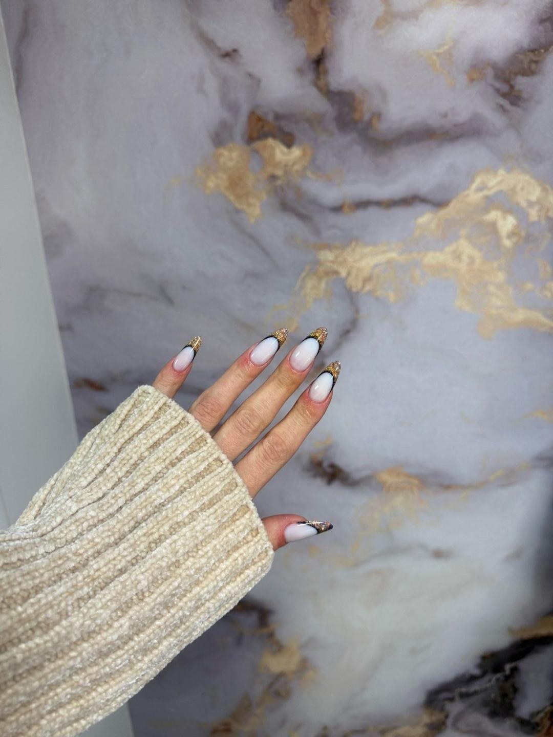 Sneža Nails #beograd Izlivanje noktiju Izlivanje noktiju gelom - L dužina