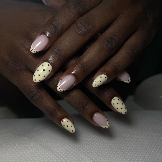 Sneža Nails #beograd Izlivanje noktiju Korekcija noktiju salonski rad - M dužina