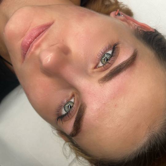 Alexandria Brow&Beauty lounge #beograd Obrve Oblikovanje i farbanje obrva
