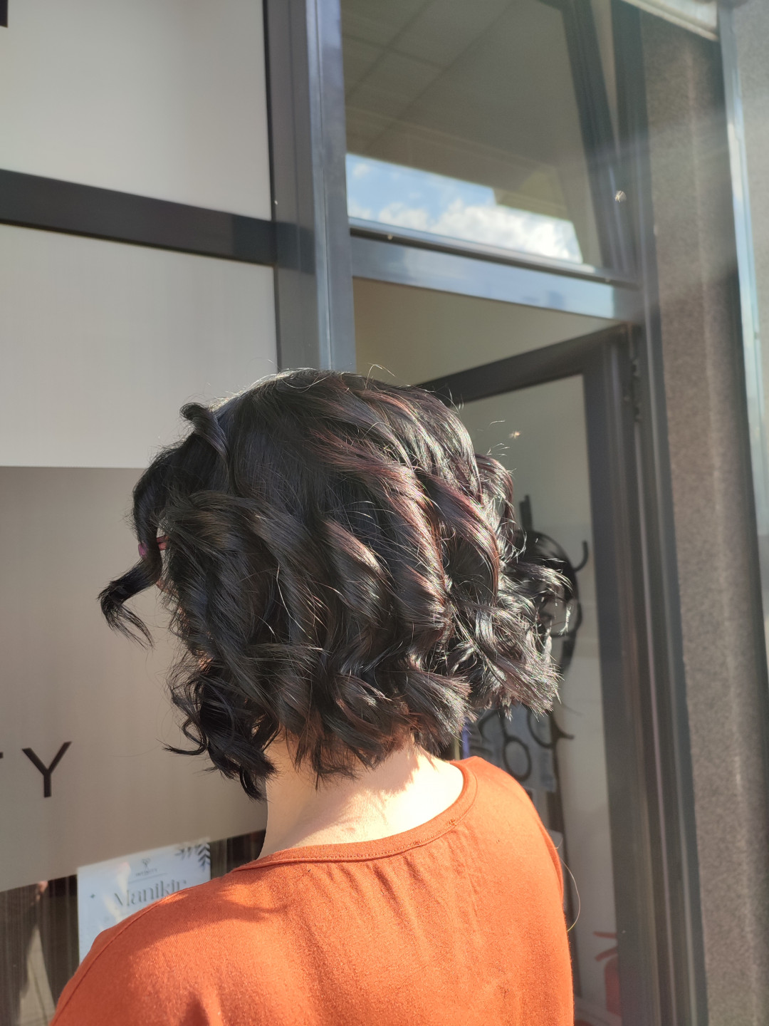 Infinity Hair #novisad Feniranje i stilizovanje Talasi na peglu bez pranja - kosa srednje dužine