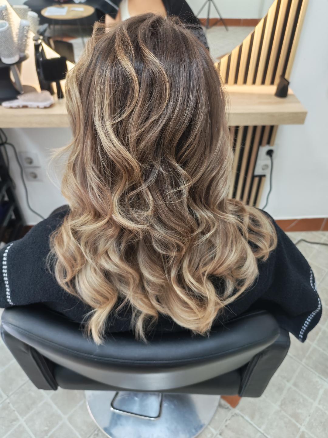 Hair by Sneška #novisad Feniranje i stilizovanje Feniranje na talase / lokne - duga kosa