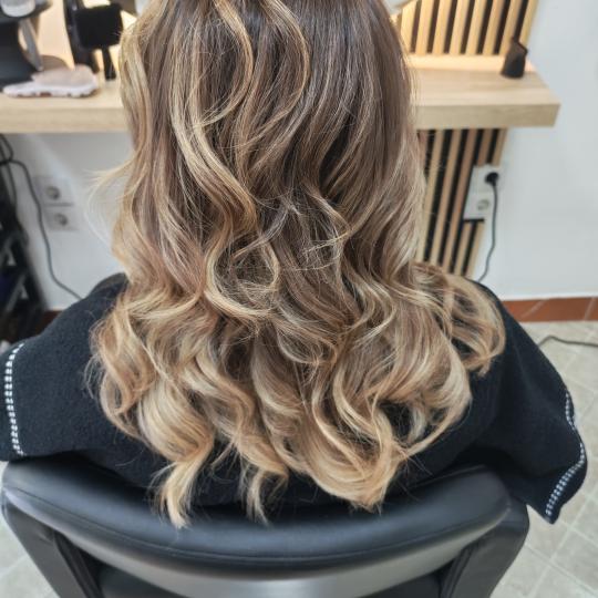 Hair by Sneška #novisad Feniranje i stilizovanje Feniranje na talase / lokne - duga kosa