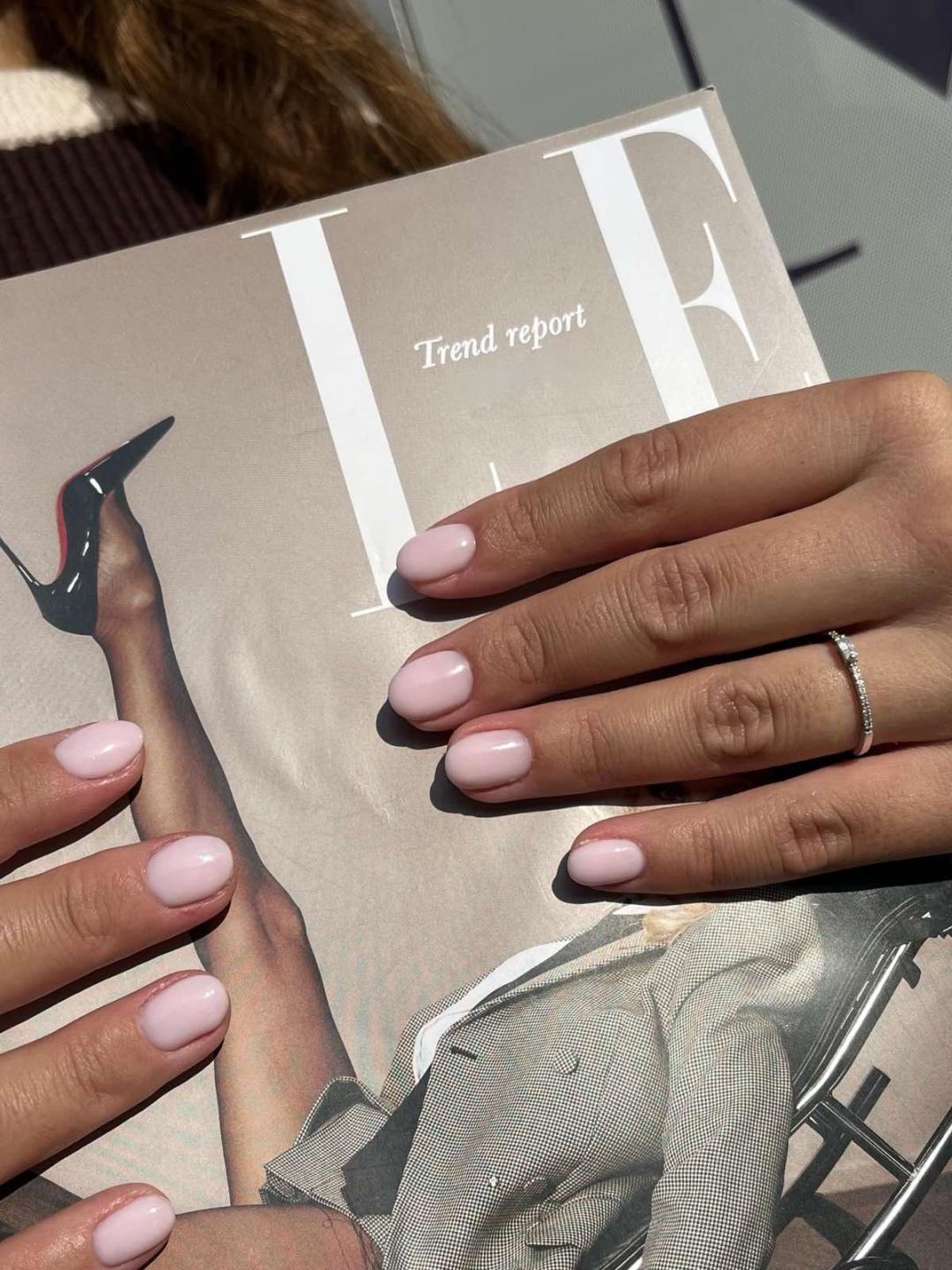 Manikir + gel lak - Monna nails & beauty, Beograd Manikir Nokti Manikir, Beograd, Zemun Centar