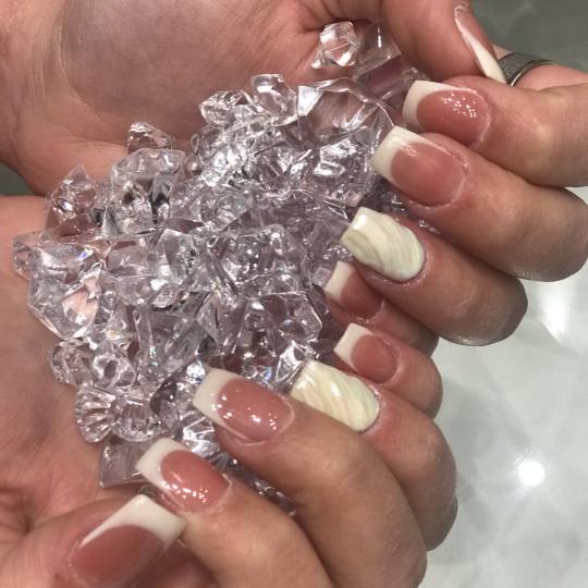 Estetic star by Maya #beograd Izlivanje noktiju uzlivanje noktiju plus frenc Izlivanje noktiju gelom