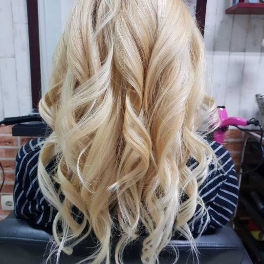 Beauty Mary #beograd Feniranje i stilizovanje Feniranje + presa / kupa - duga kosa