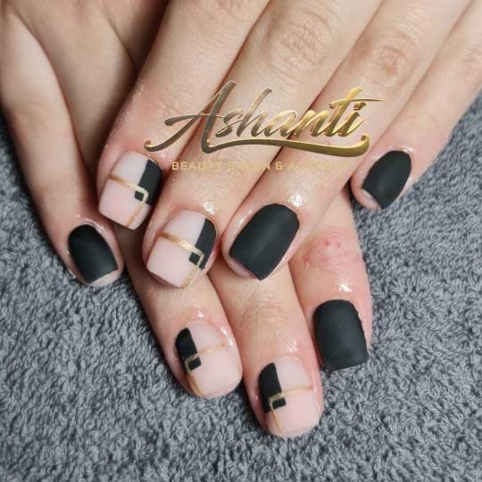 Ashanti Beauty Salon & Academy #beograd Ojačavanje noktiju Izlivanje noktiju gelom - 1 nokat ojača