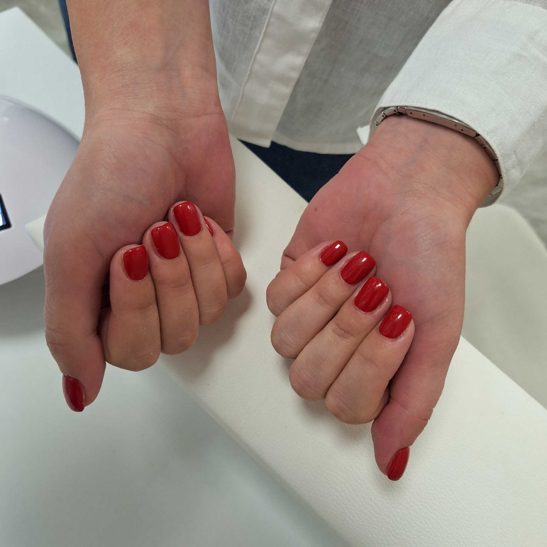 Monstera beauty salon #beograd Ojačavanje noktiju Ojačavanje noktiju rubber bazom - M dužina noktiju