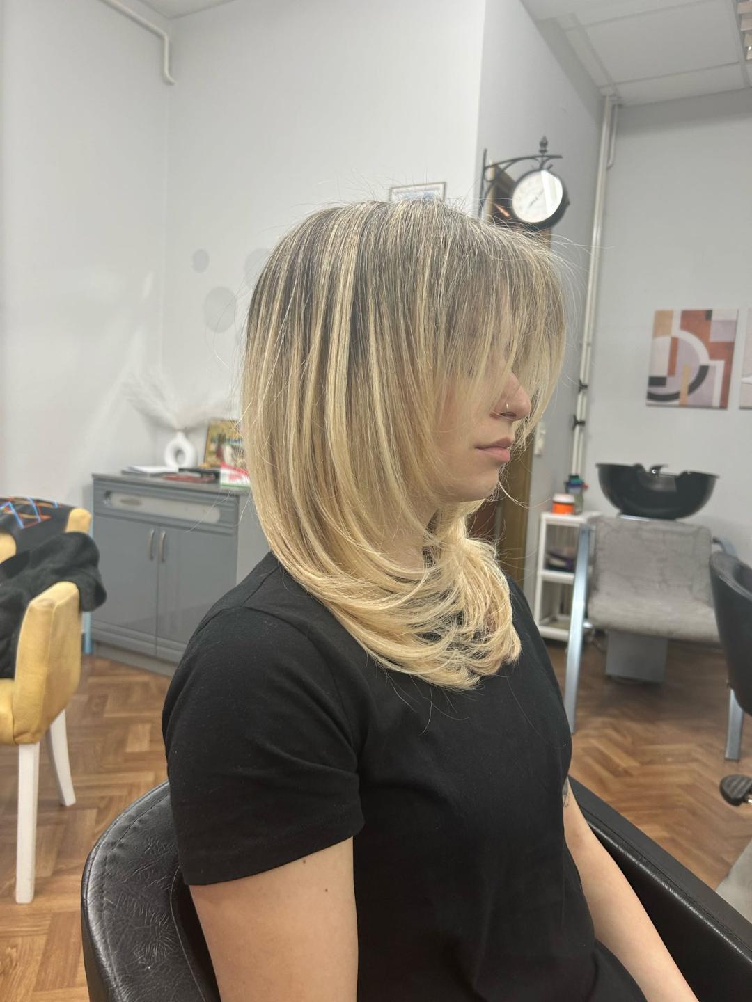 Feniranje na ravno / lokne - duga kosa - Veolmis, Beograd Feniranje i stilizovanje Frizerski saloni Feniranje i stilizovanje, Beograd, Banovo brdo