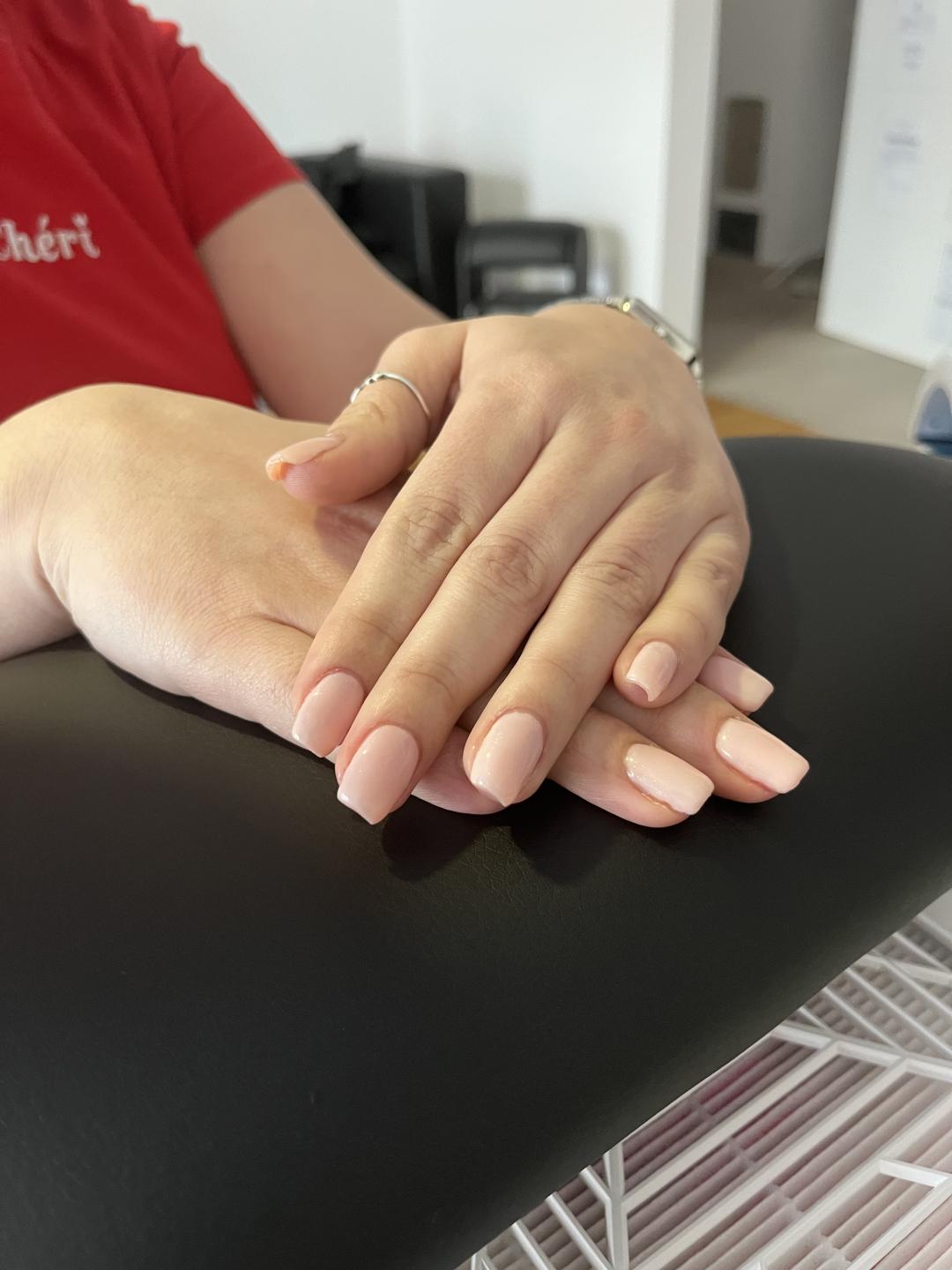 Amelini beauty concept #beograd Gel lak Manikir + gel lak RUBER baza + boja