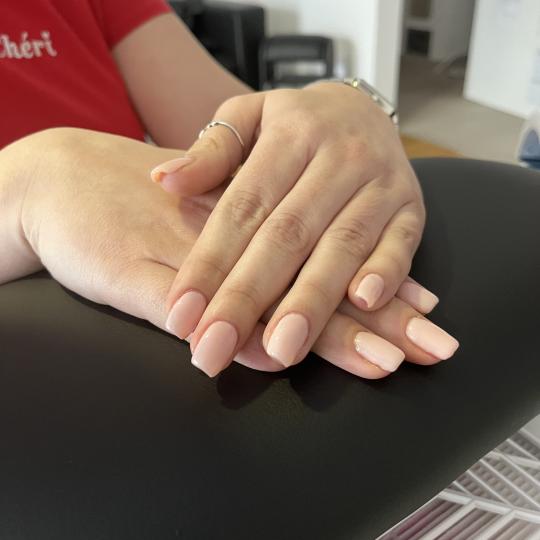 Amelini beauty concept #beograd Gel lak Manikir + gel lak RUBER baza + boja