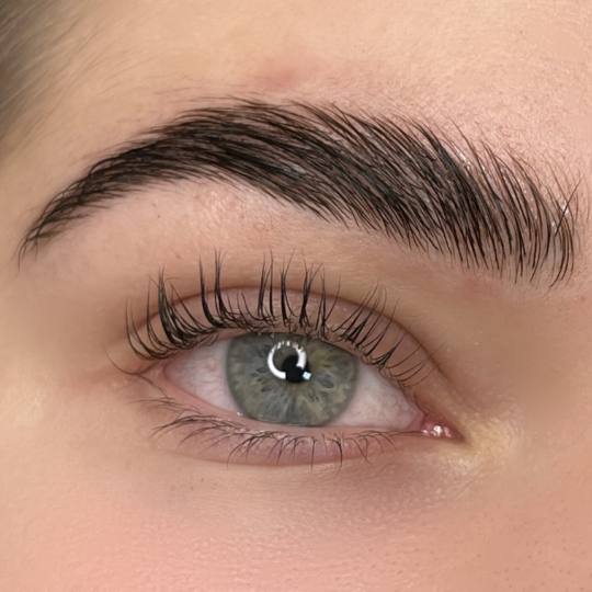 Mins beauty #novisad Trepavice Lash lift Lash Lift je tretman koji ima za cilj uvijajanje, farbanje 