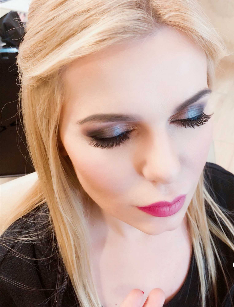 Bibi beauty centar #beograd Svečane i frizure za svadbu Profesionalno šminkanje + svečana frizura + manikir / trajni lak - za maturante