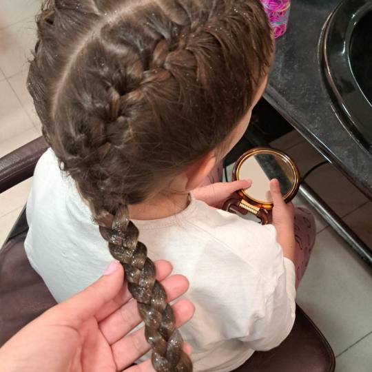Neda #beograd Pletenice, kike, punđe Riblja kost - jedna