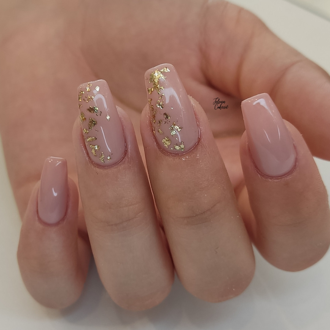 Studio Little Rose #beograd Korekcija noktiju Korekcija gel laka - kratki nokti