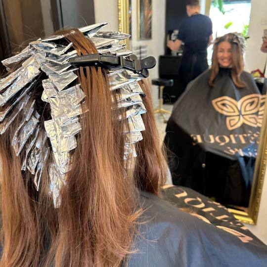 Esthetique Privé #beograd Pramenovi Pramenovi na foliju +Preliv + Feniranje +Šišanje +Black Cavia