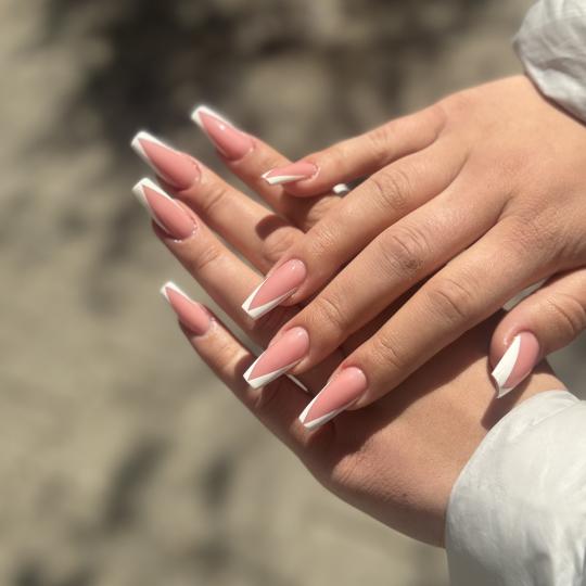 Mia bella beauty #novisad Izlivanje noktiju Izlivanje noktiju gelom - XXL dužina