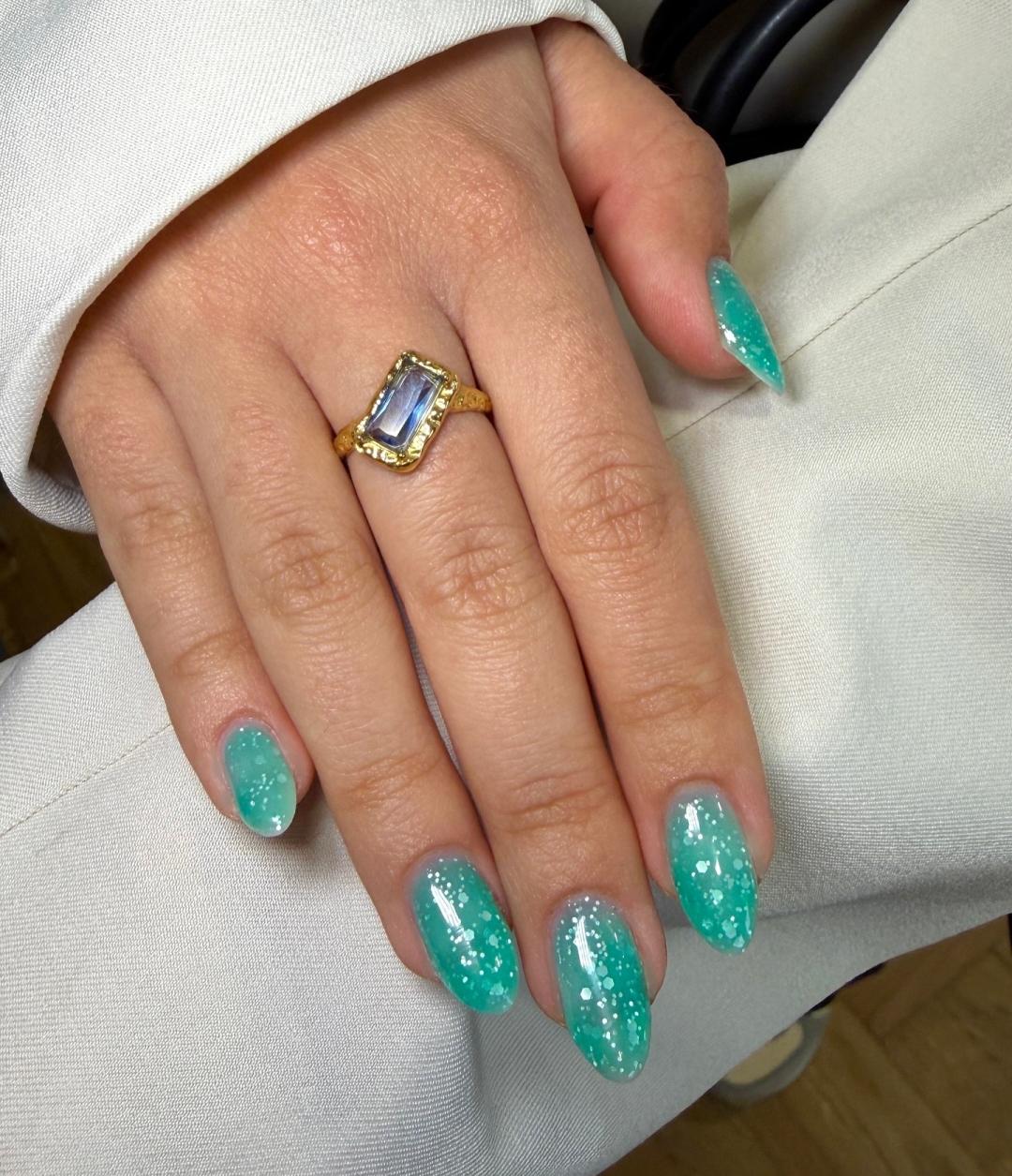 Korekcija izlivanja noktiju gelom - M dužina - Beauty room Zvezdara, Beograd Izlivanje noktiju Nokti Izlivanje noktiju, Beograd, Zvezdara