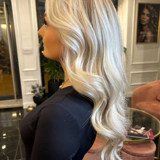 Esthetique Privé #beograd Pramenovi Pramenovi na foliju +Preliv + Feniranje +Šišanje +Black Cavia