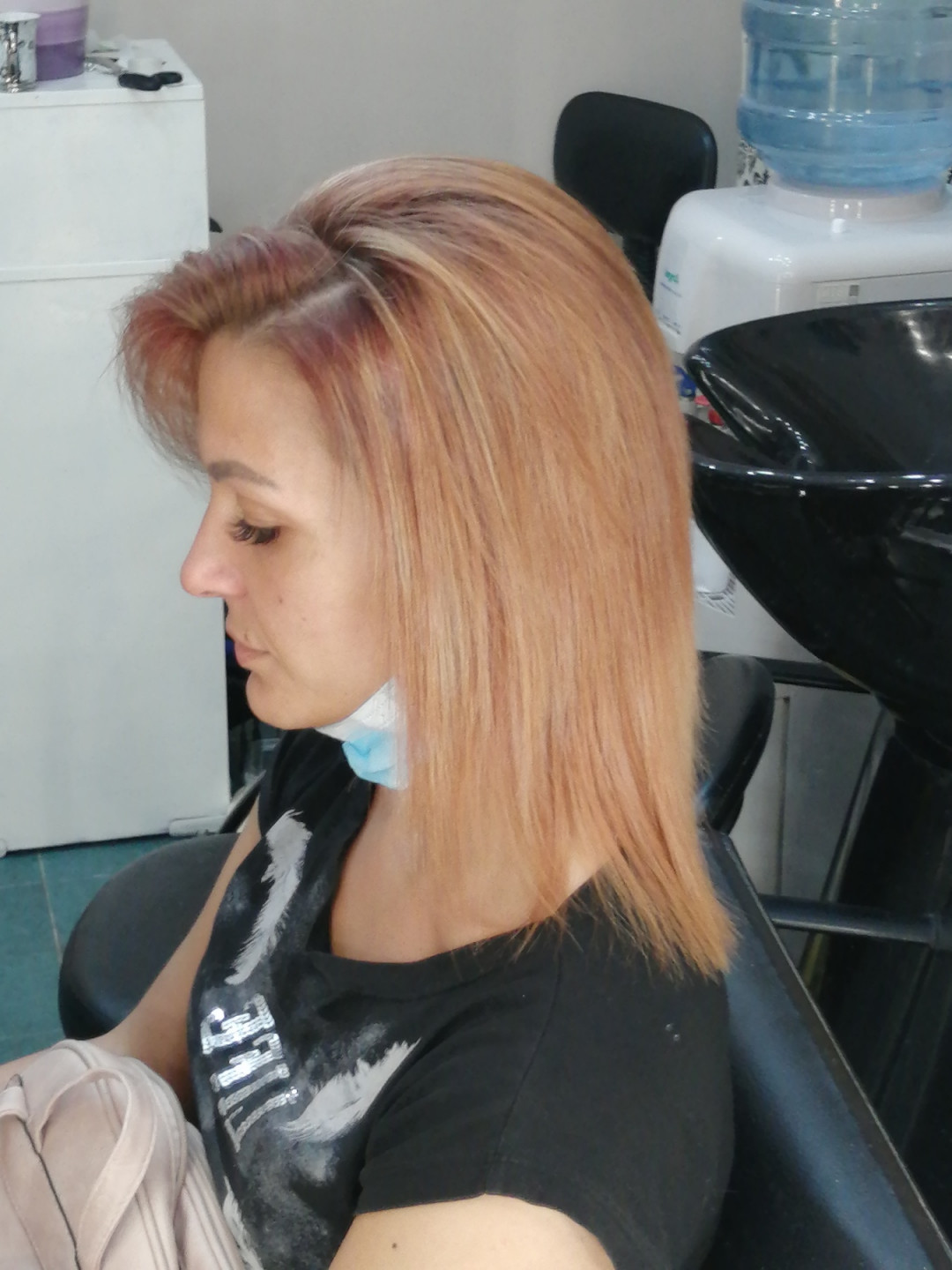 Farbanje cele dužine - kosa srednje dužine + feniranje - Candy S, Novi Sad Farbanje kose Frizerski saloni Farbanje kose, Novi Sad, Sajmište, Detelinara, Banatić