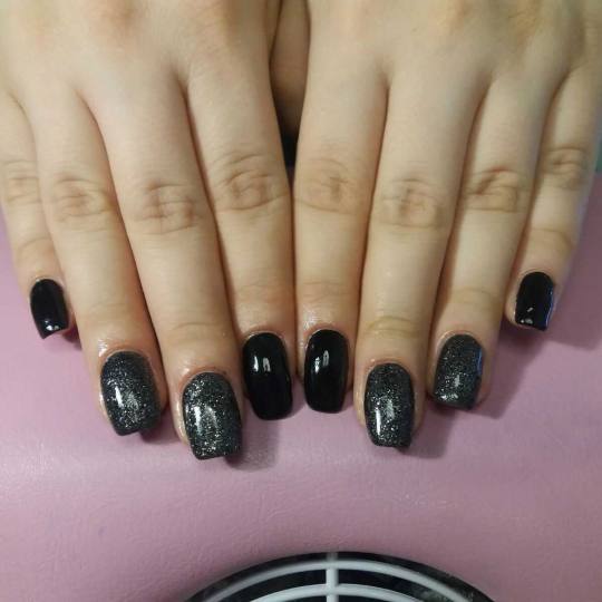 Choco Love #beograd Manikir Aparatni manikir + gel lak #beograd #izlivanje #saloni-pedikir-manikir #