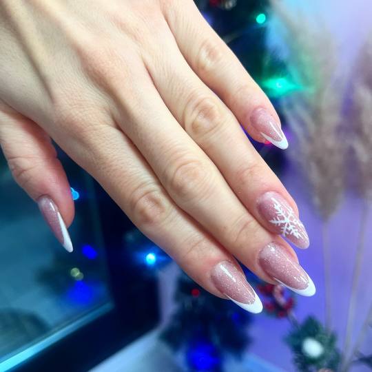 Xenija beauty #beograd Izlivanje noktiju Izlivanje noktiju gelom - S dužina