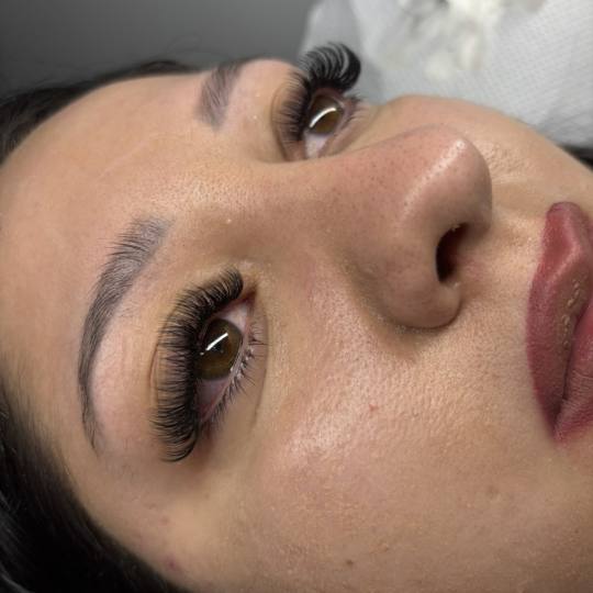 Princess beauty #nis Nadogradnja trepavica Nadogradnja trepavica - ruski volumen