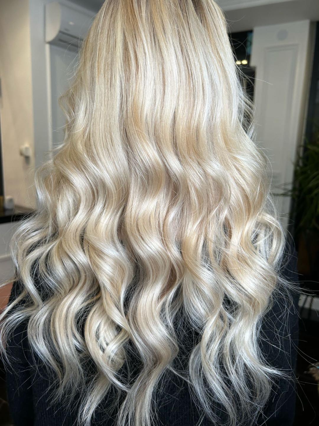 Esthetique Privé #beograd Pramenovi Pramenovi na foliju +Preliv + Feniranje +Šišanje +Black Caviar tretman