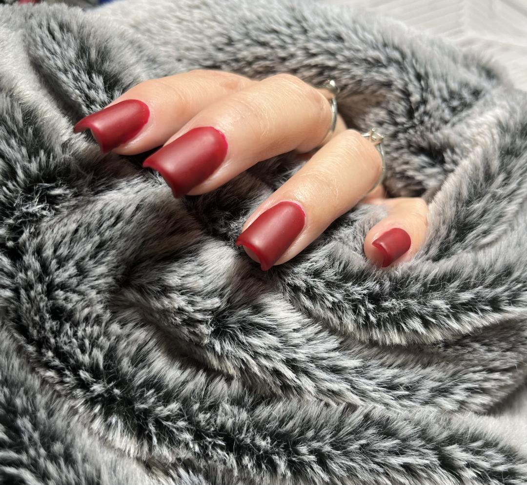 Amelini beauty concept #beograd Gel lak Manikir + gel lak RUBER baza + boja