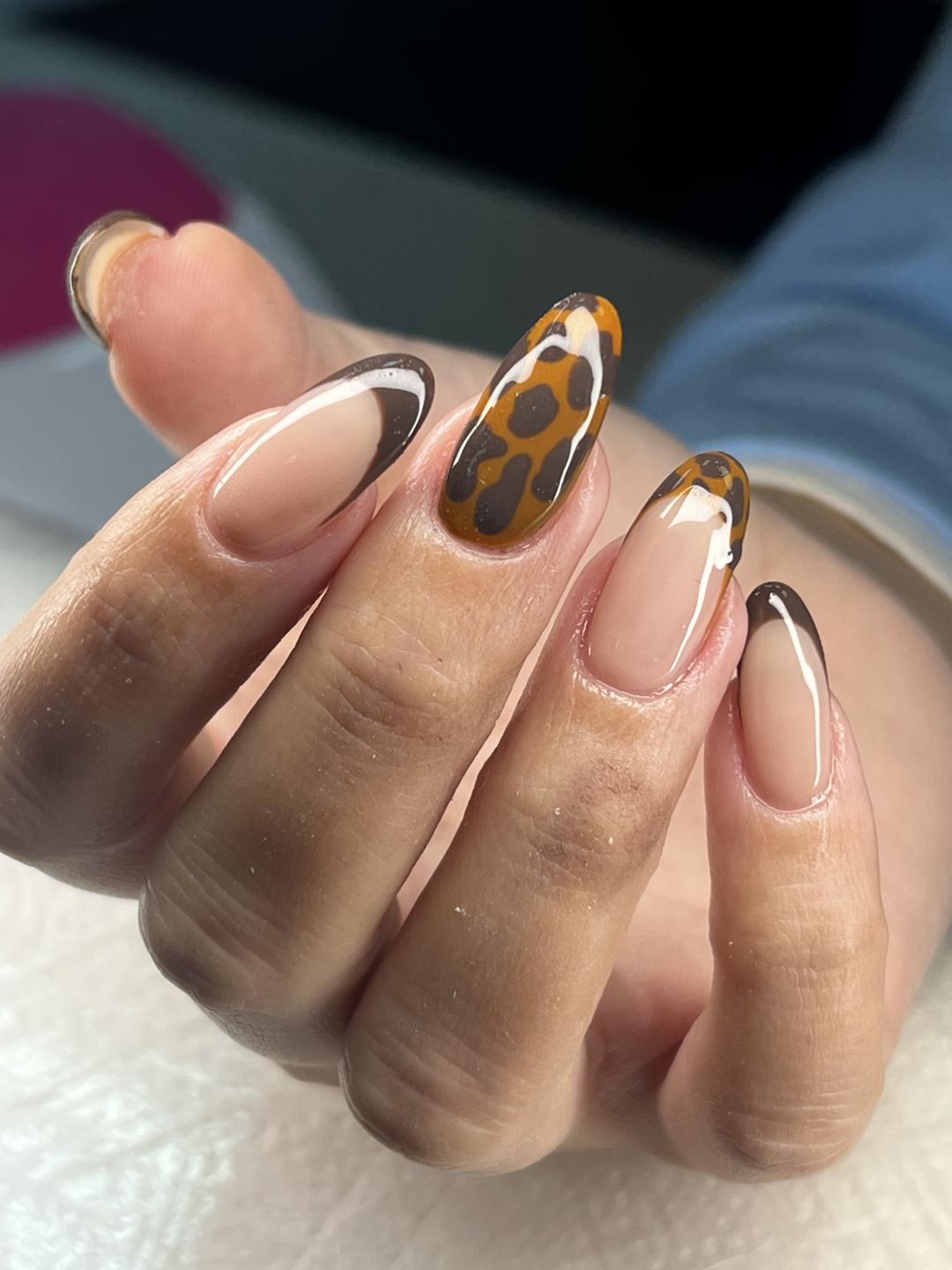 Beauty Lounge - Belville #beograd Ojačavanje noktiju Ojačavanje prirodnih noktiju gelom - M dužina noktiju