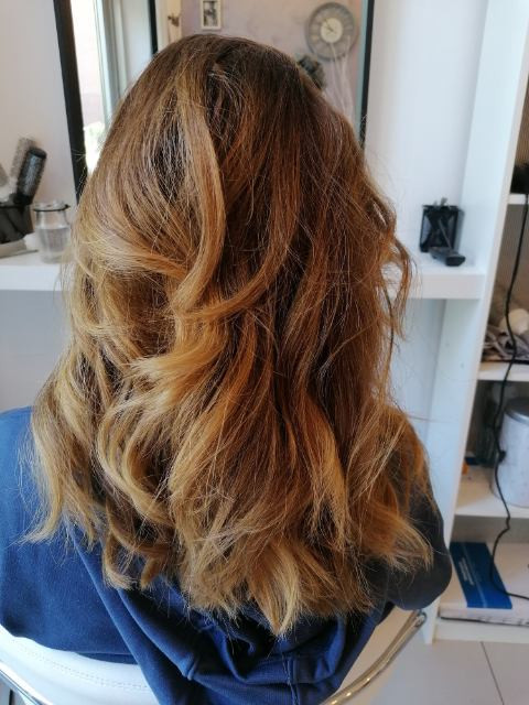 Salon Klinik #beograd Feniranje i stilizovanje Feniranje na lokne - duga kosa