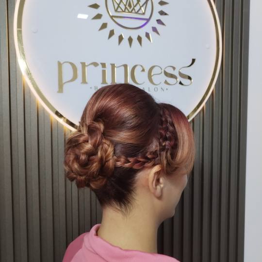 Princess beauty #nis Farbanje kose Svečana frizura - Punđa sa loknama