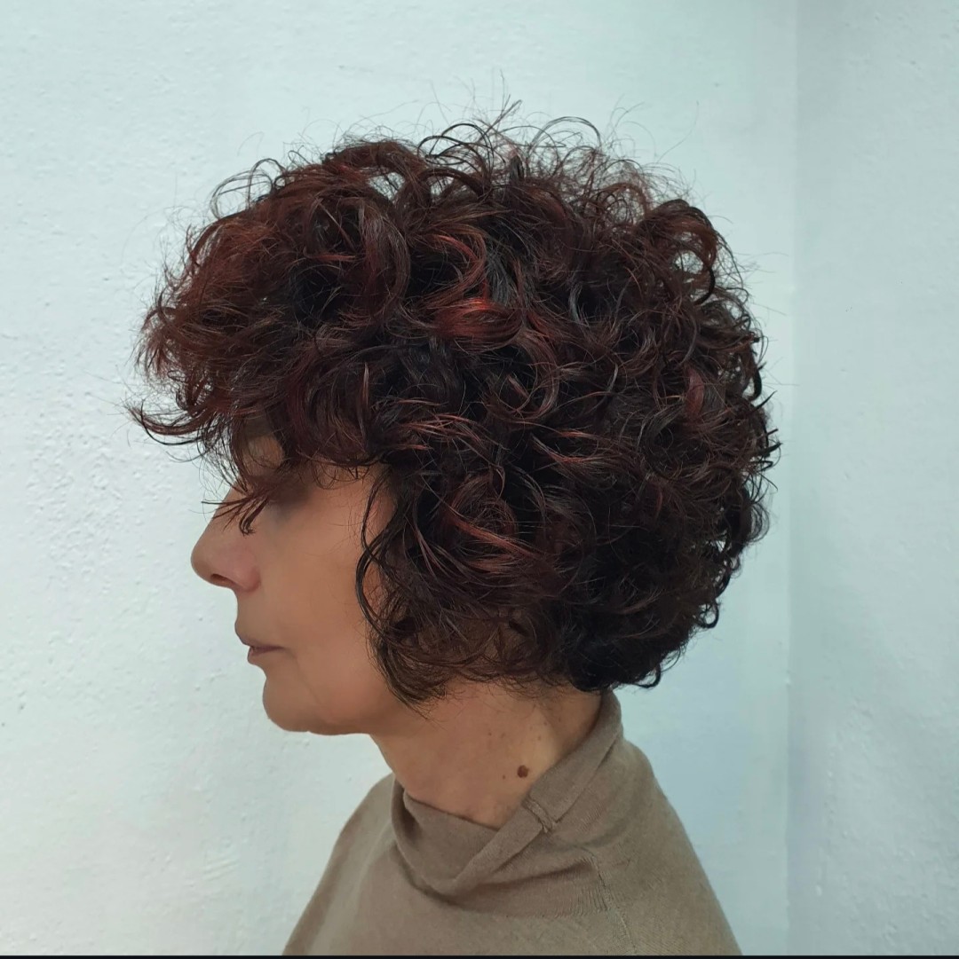 Žensko šišanje + feniranje - kosa srednje dužine - Fancy L.V., Beograd Žensko šišanje Frizerski saloni Žensko šišanje, Beograd, Centar, Stari grad, Dorćol