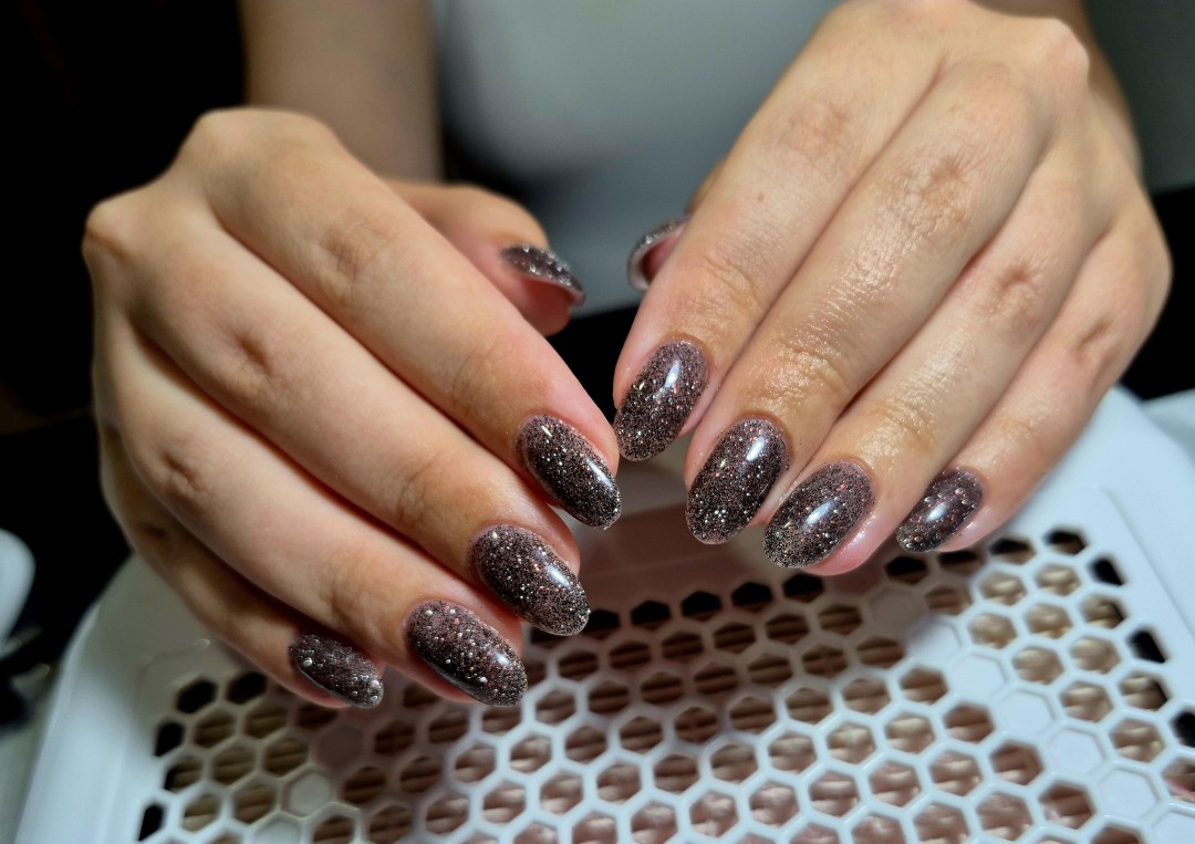 Krispy tattoo & nails #beograd Izlivanje noktiju Izlivanje noktiju gelom - M dužina