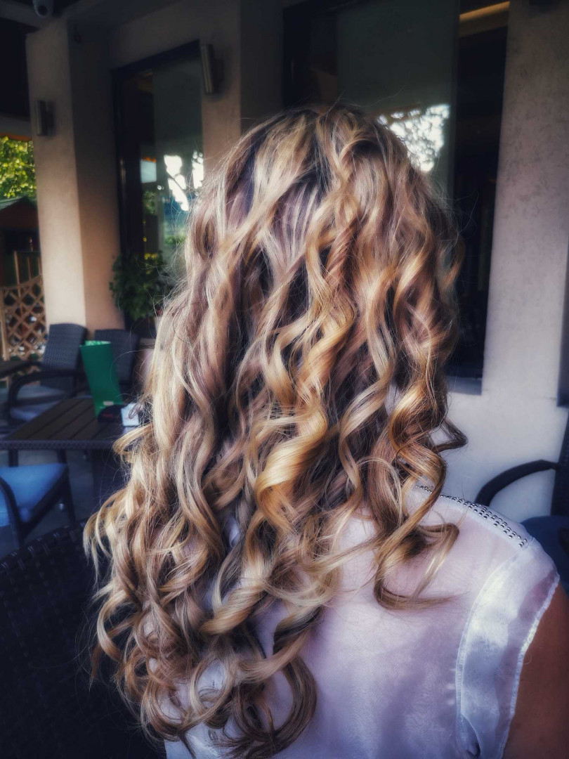 Bibi beauty centar #beograd Pramenovi Pramenovi na foliju u 1 / 2 boje / blanšem + olaplex+ preliv - duga kosa