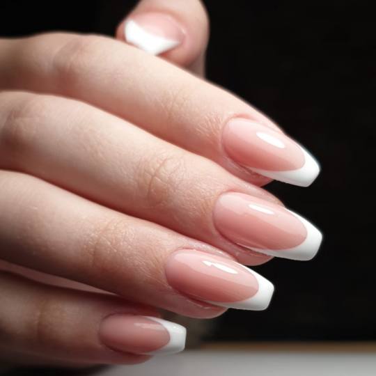 Kalax Studio Lepote #beograd Ojačavanje noktiju Ojačavanje prirodnih noktiju gelom + french - L du